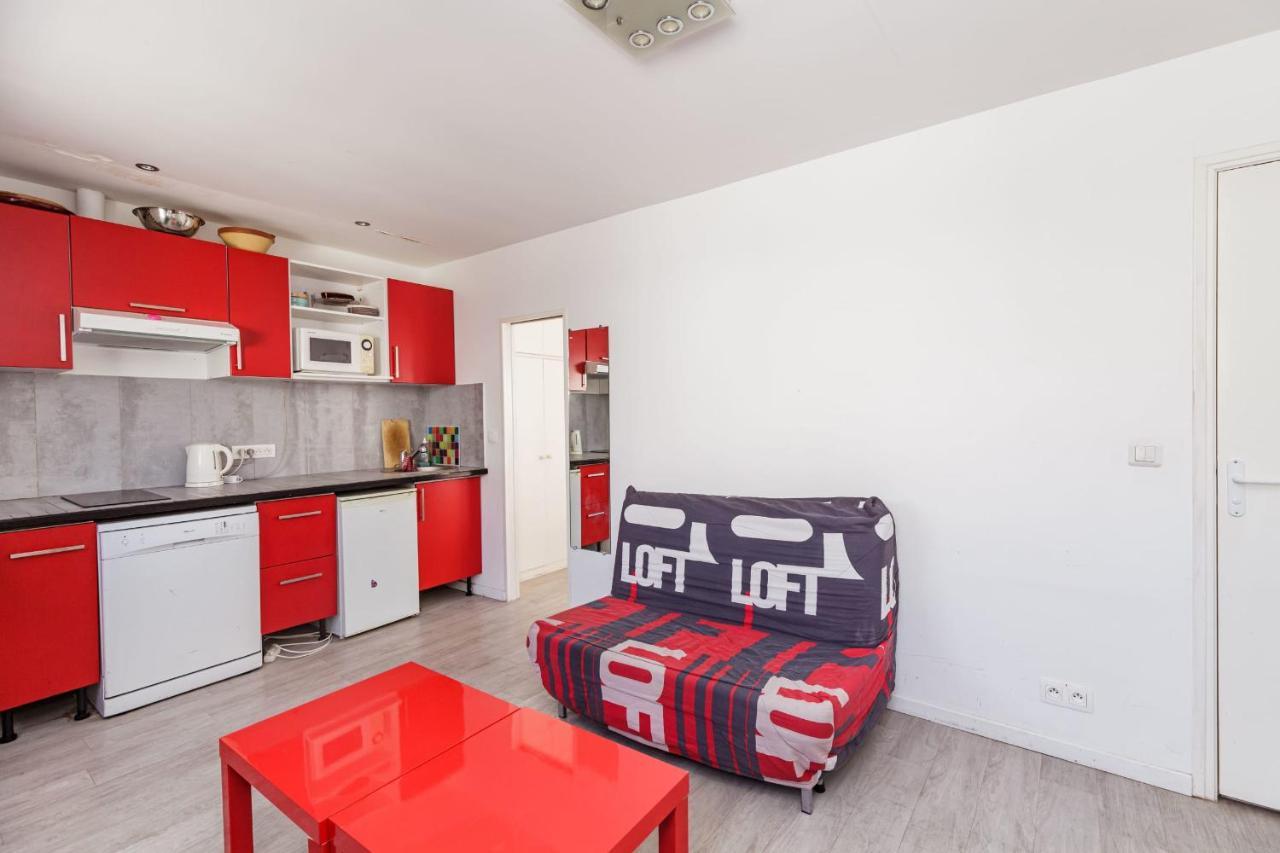 45m Near The Louvre Museum *